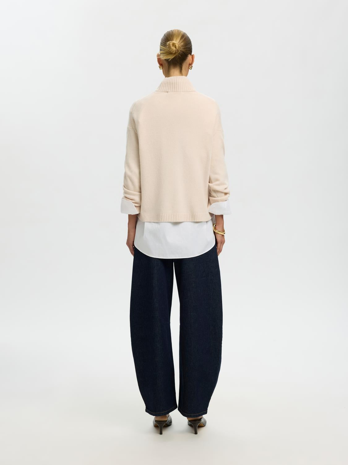 model_shot-back